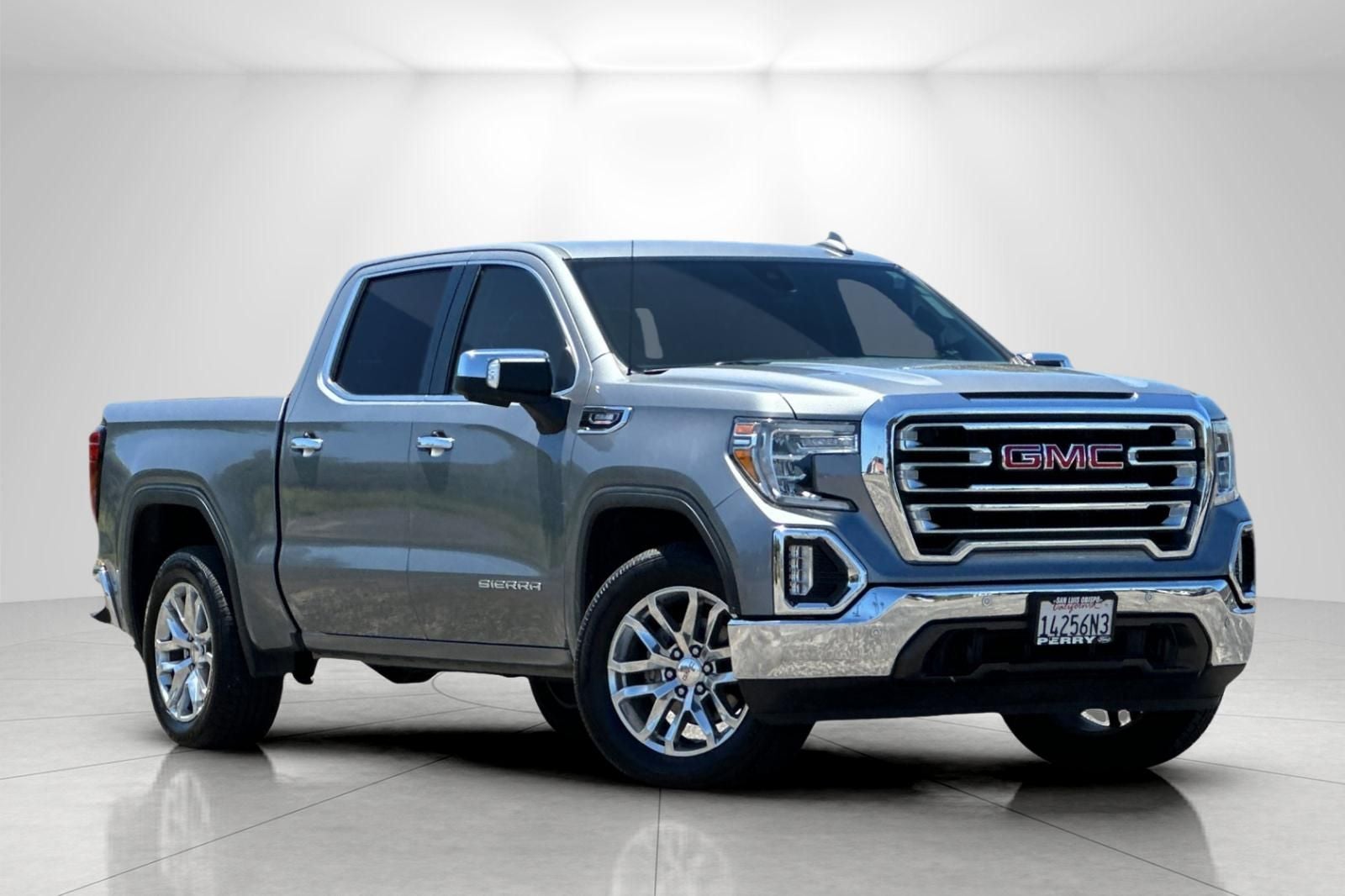 2020 GMC Sierra 1500 SLT in Satin Steel Metallic — front three-quarter view